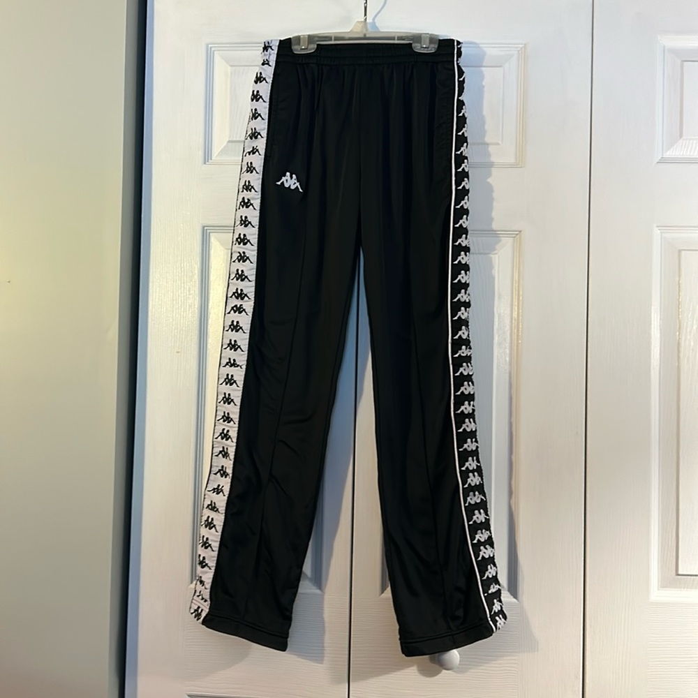 Black Kappa sweatpants size medium. Worn once or twice.
